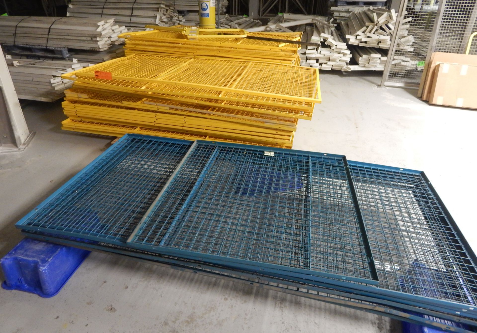 LOT/ SAFETY CAGE