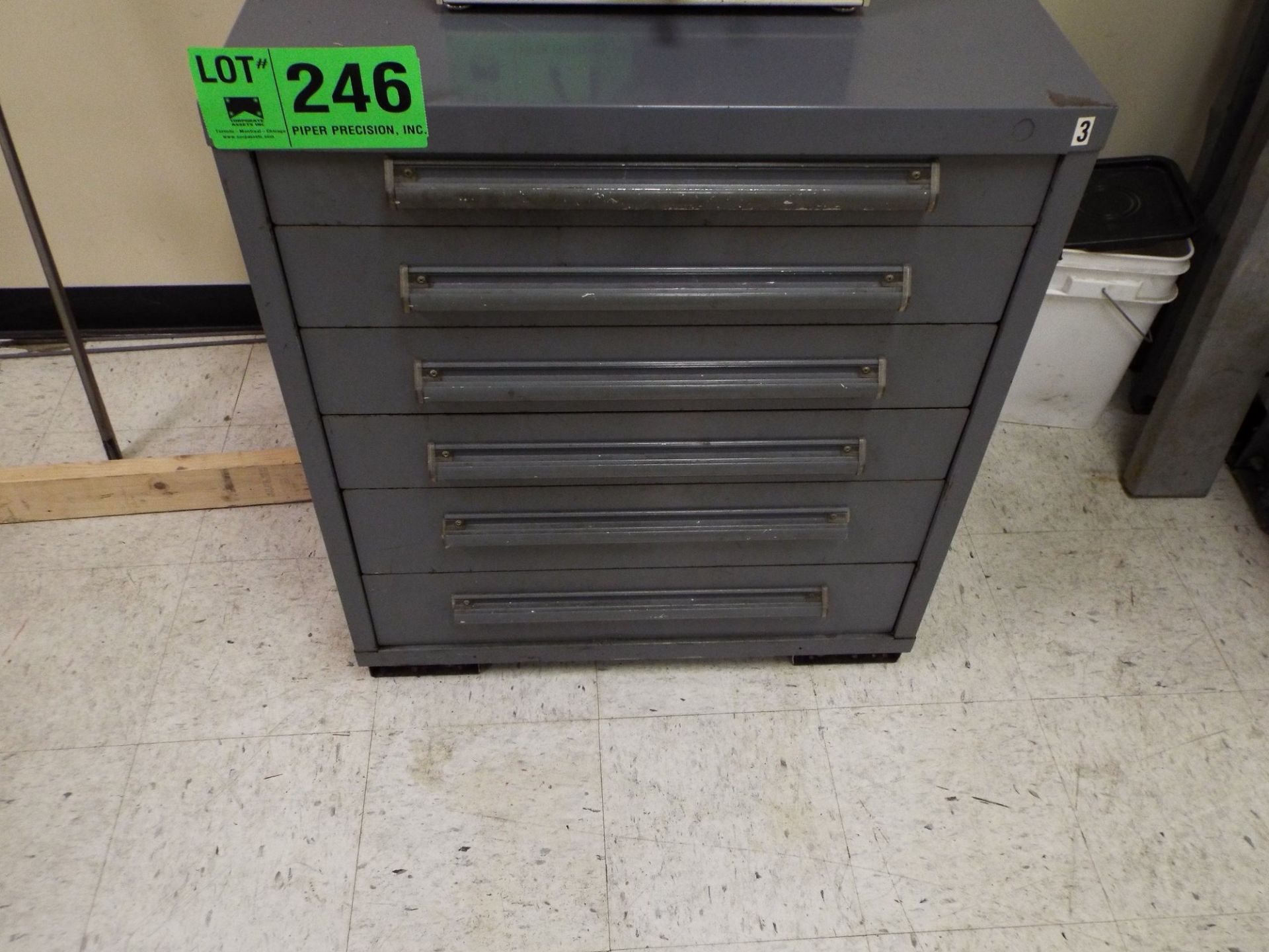 LOT/ 6 DRAWER LISTA-TYPE TOOL CABINET WITH CONTENTS (DELAYED DELIVERY)
