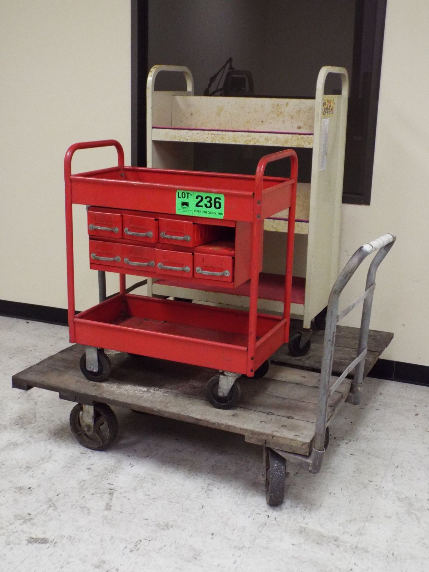 LOT/ SHOP CARTS