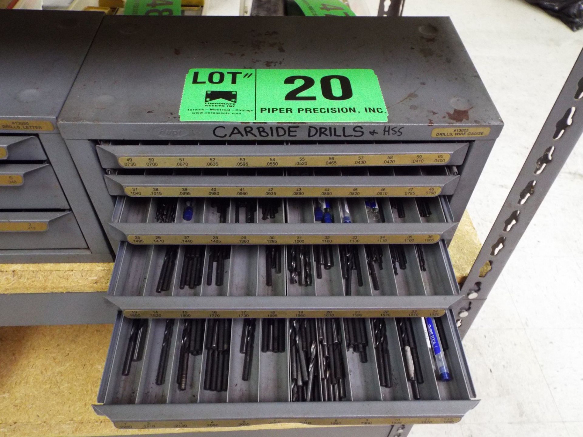 LOT/ CARBIDE AND HSS DRILLS WITH INDEX BOX