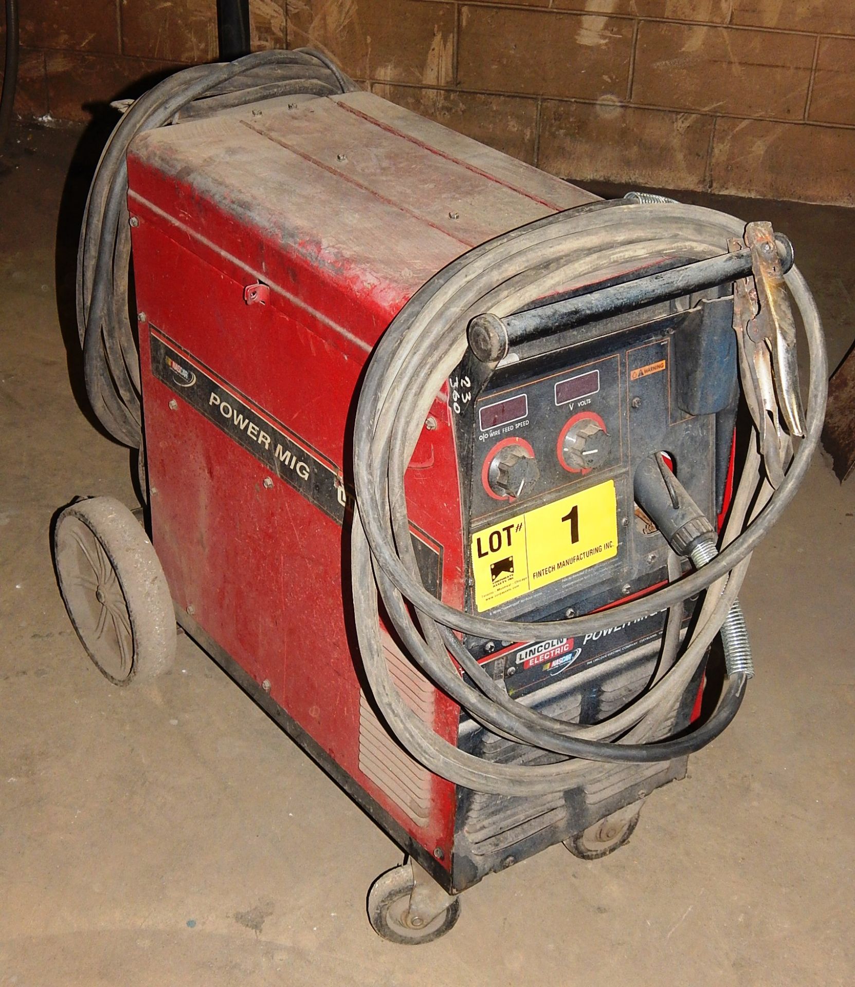 LINCOLN ELECTRIC POWER MIG 255 DIGITAL MIG WELDER WITH CABLES AND GUN S/N: K1693-1