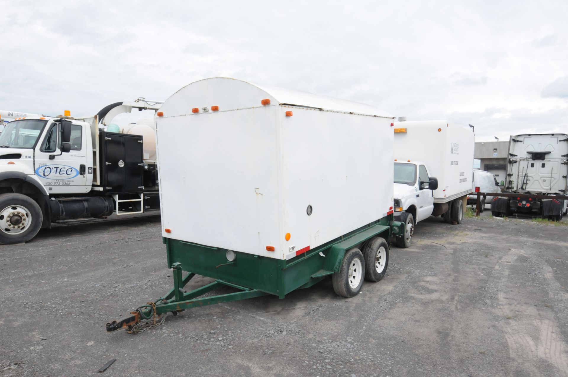 MFG UNKNOWN TANDEM AXLE ENCLOSED UTILITY TRAILER, S/N VIN N/A (QUEBEC LICENSE PLATE RG9097K)