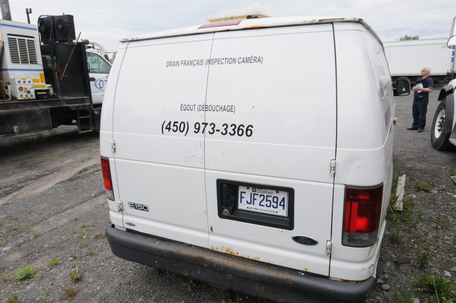 FORD (2004) E150 CARGO VAN WITH 4.8 LITER V8 GAS ENGINE, RWD, AUTO, S/N VIN 1FTRE14W84HB32590 - Image 4 of 7