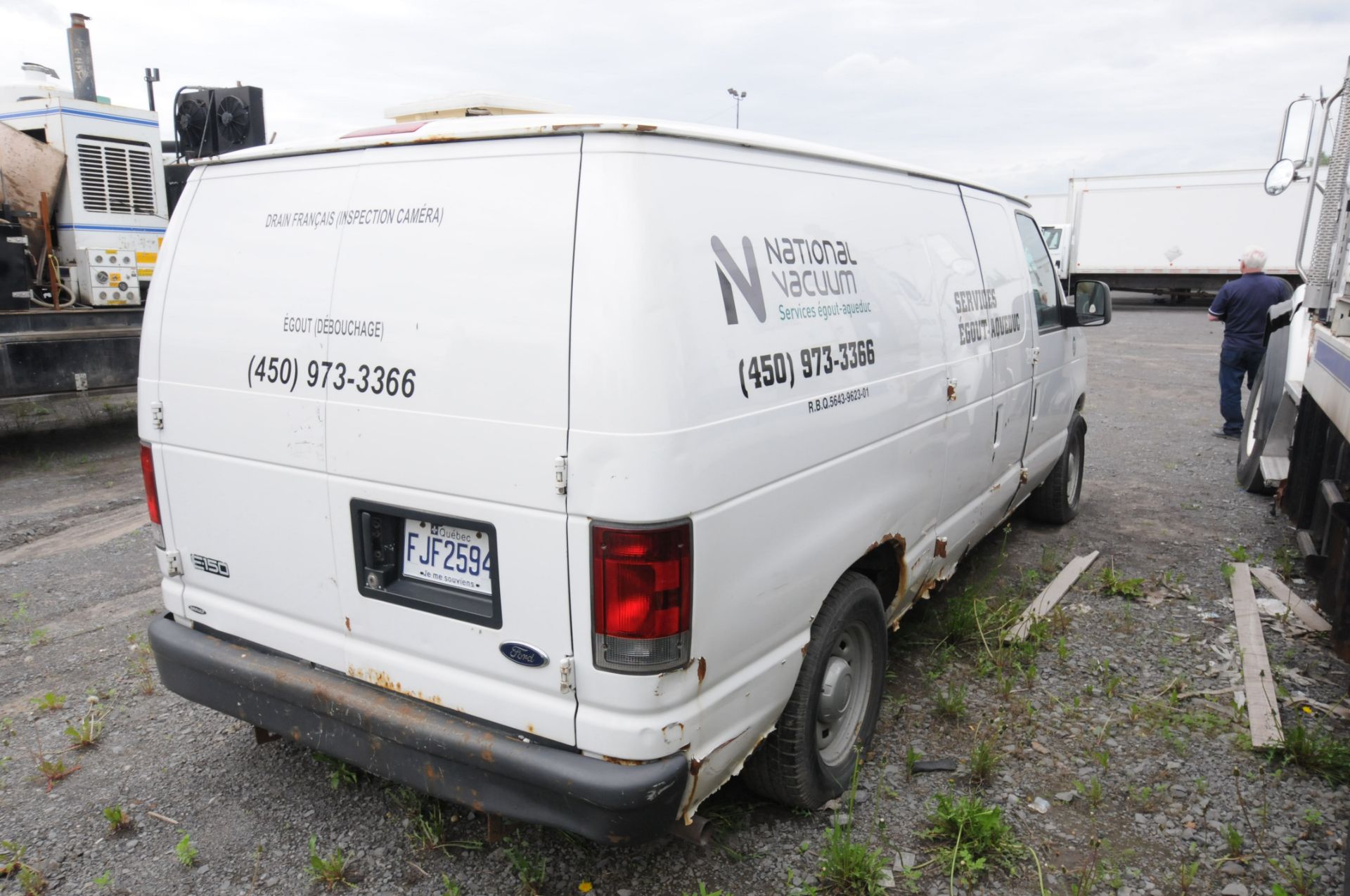 FORD (2004) E150 CARGO VAN WITH 4.8 LITER V8 GAS ENGINE, RWD, AUTO, S/N VIN 1FTRE14W84HB32590 - Image 3 of 7