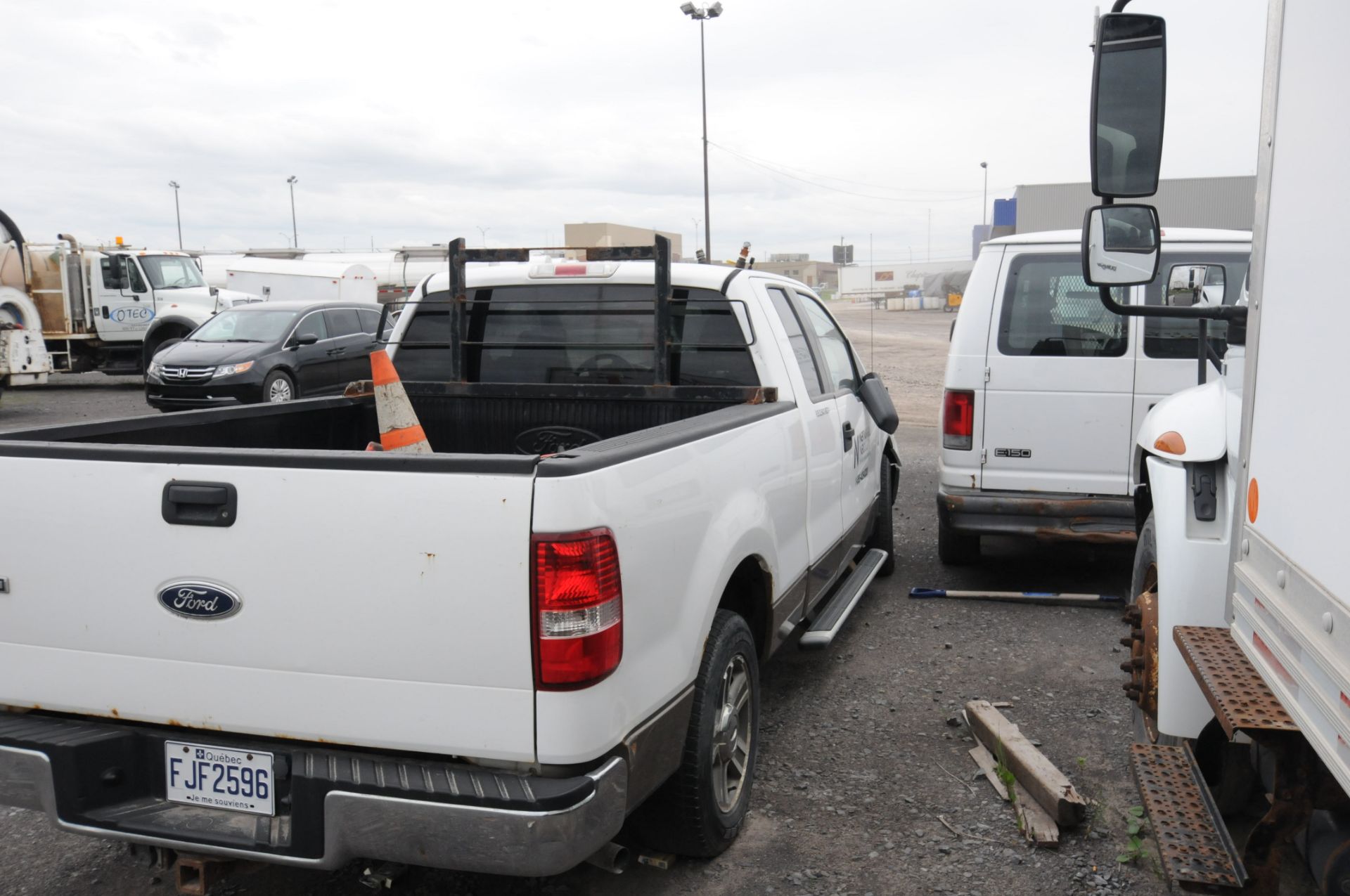 FORD (2005) F150 XLT EXTENDED CAB PICKUP TRUCK WITH 5.4 LITER V8 GAS ENGINE, RWD, AUTO, - Image 6 of 10