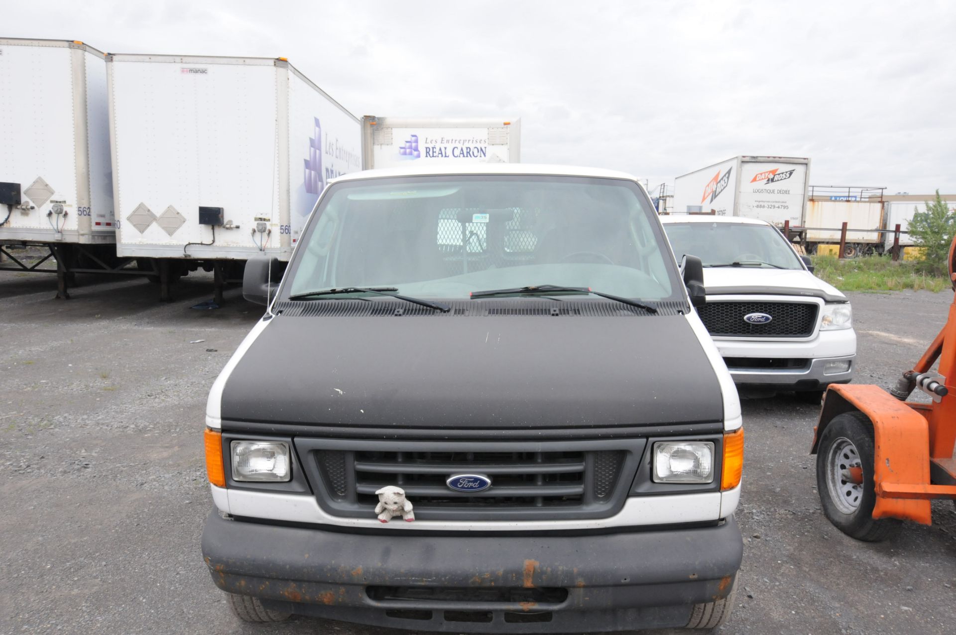 FORD (2005) E150 CARGO VAN WITH 4.8 LITER V8 GAS ENGINE, RWD, AUTO, S/N VIN 1FTRE14W05HA97612 - Image 2 of 7