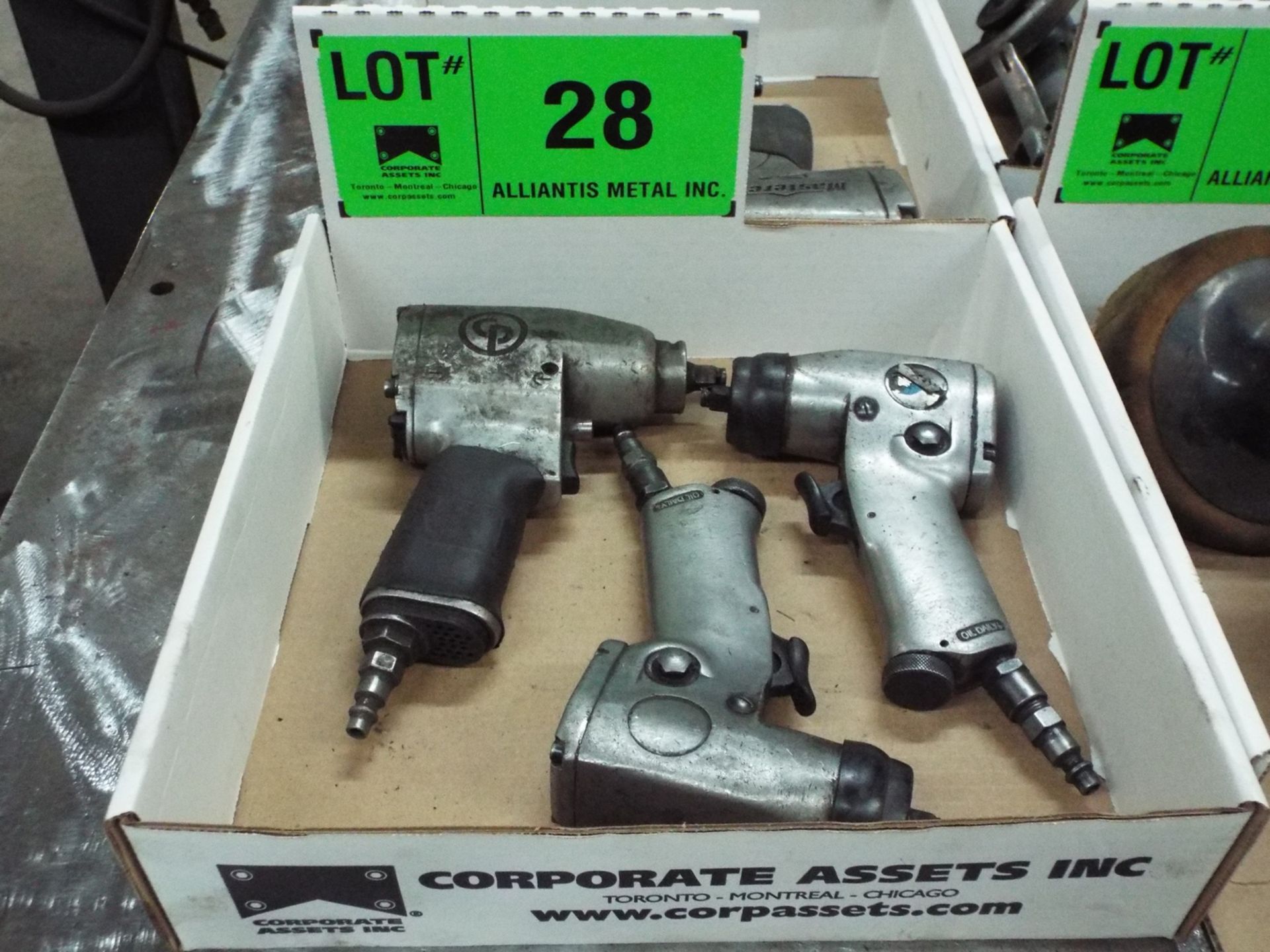 LOT/ 1/4" PNEUMATIC IMPACT GUNS