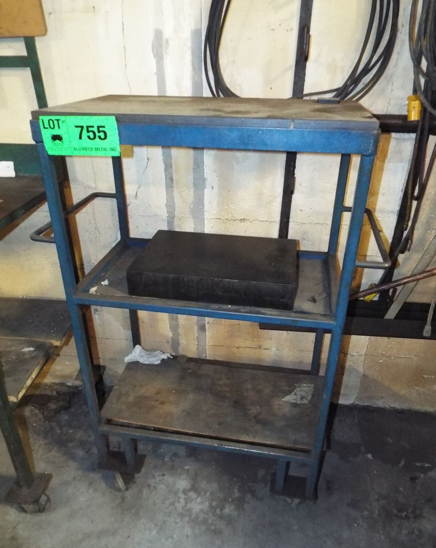 LOT/ STEEL CART WITH GRANITE SURFACE PLATES