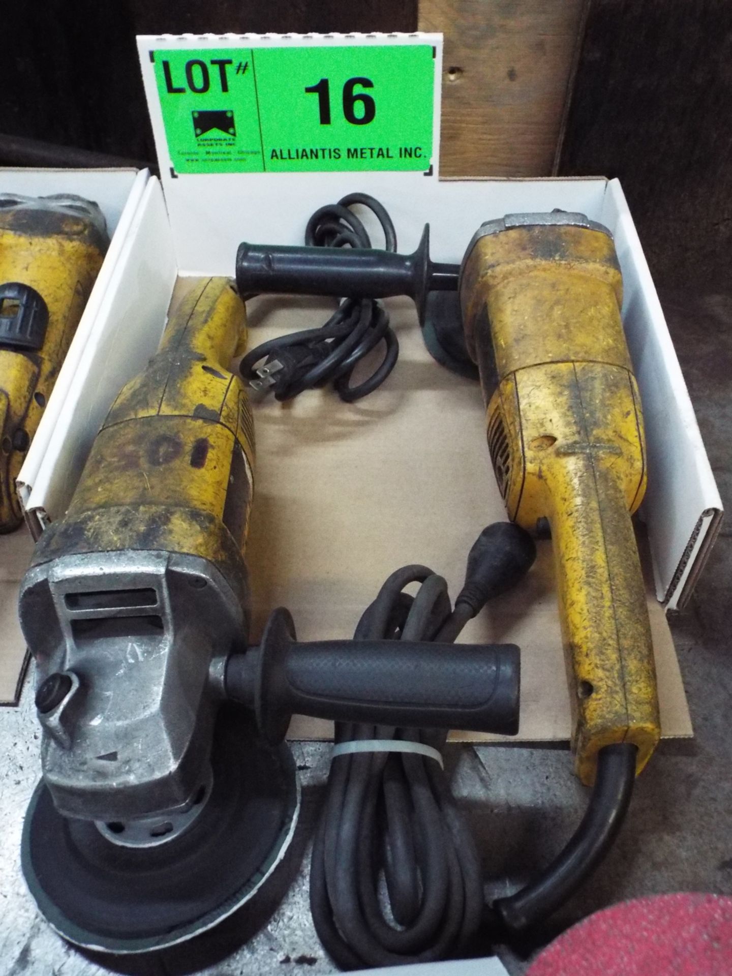 LOT/ DEWALT 5" ELECTRIC ANGLE GRINDERS