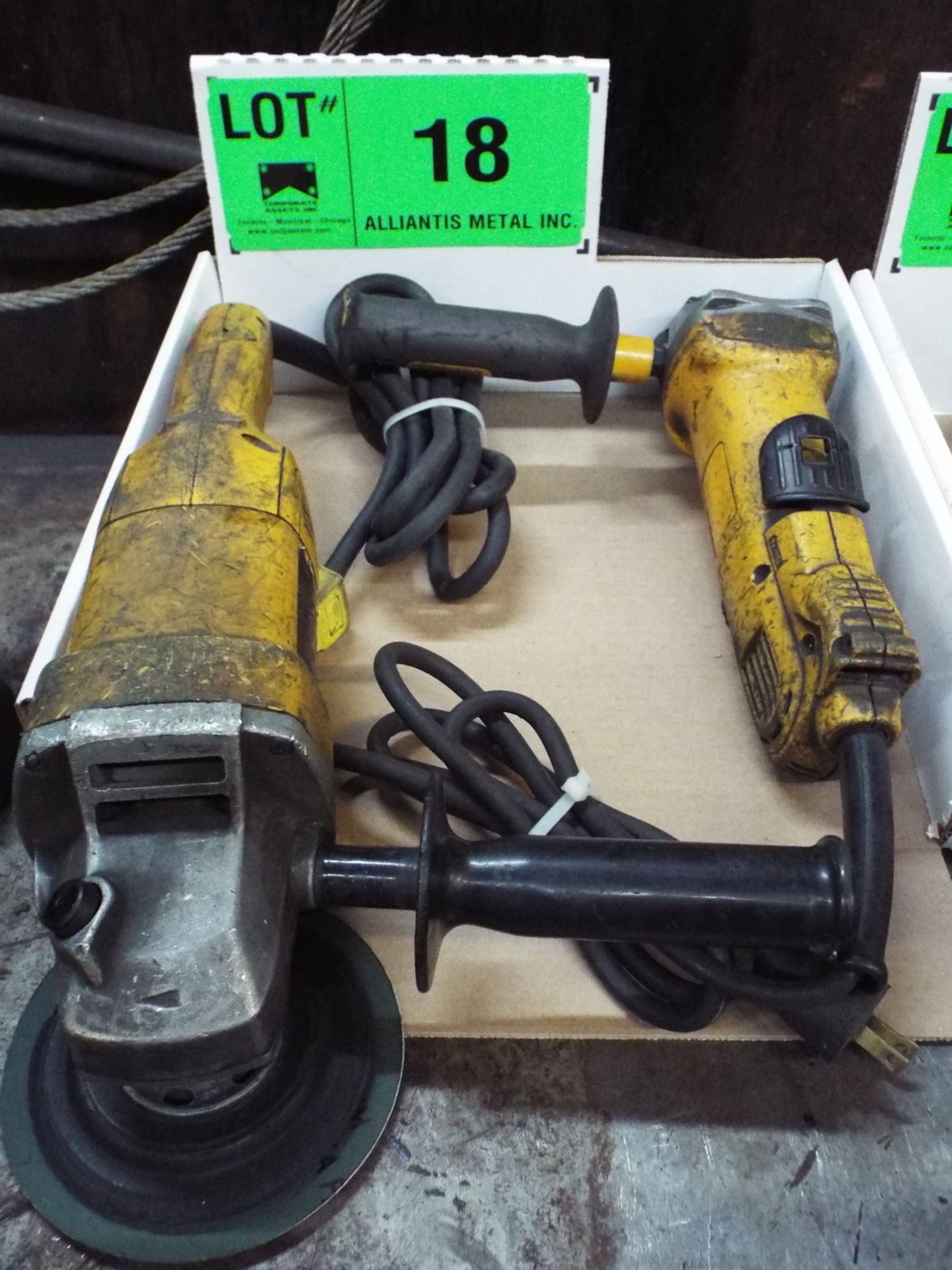 LOT/ DEWALT ELECTRIC ANGLE GRINDERS