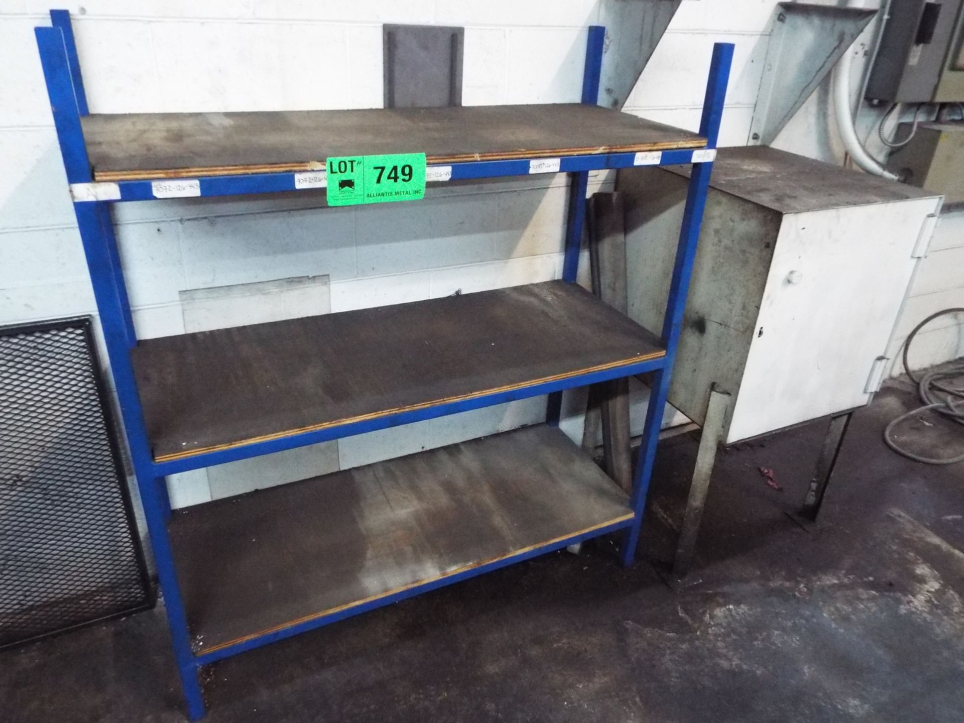 LOT/ STEEL RACK AND SHOP CABINET