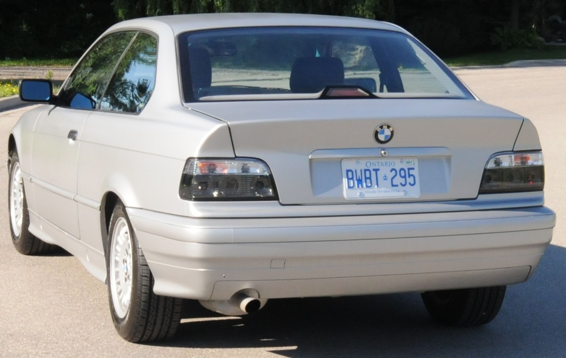 BMW (1993) E36 316IS COUPE WITH 1.8L VANOS VVT ENGINE, 5 SPEED MANUAL TRANSMISSION, REAR WHEEL - Image 4 of 5