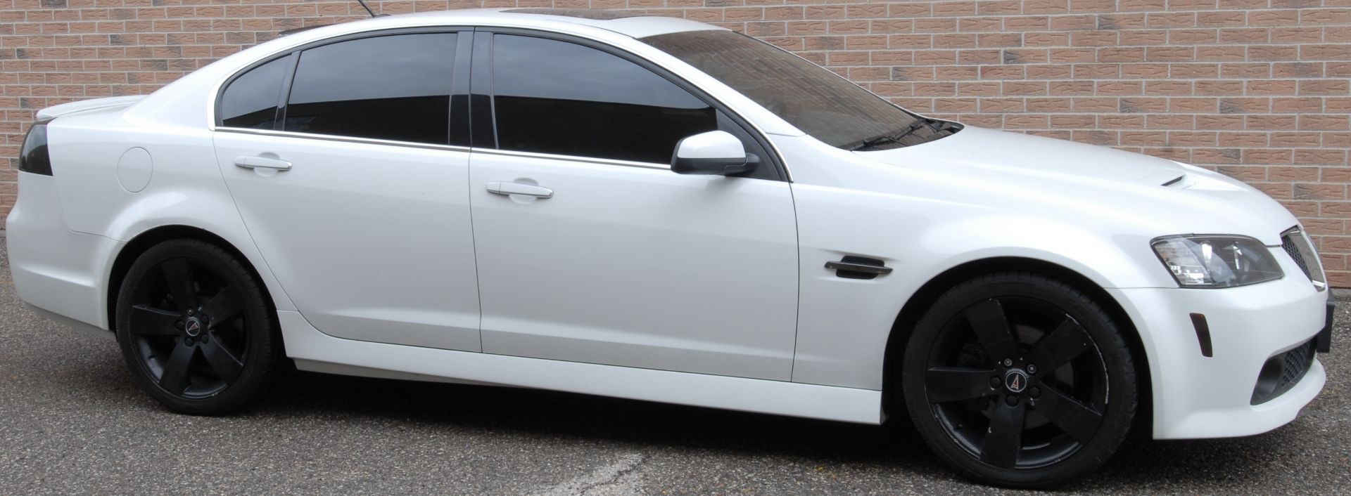 PONTIAC (2009 & IN EXCELLENT CONDITION) G8 GT, HIGH PERFORMANCE 4 DOOR SPORT SEDAN WITH 6.0L V8 - Image 2 of 9