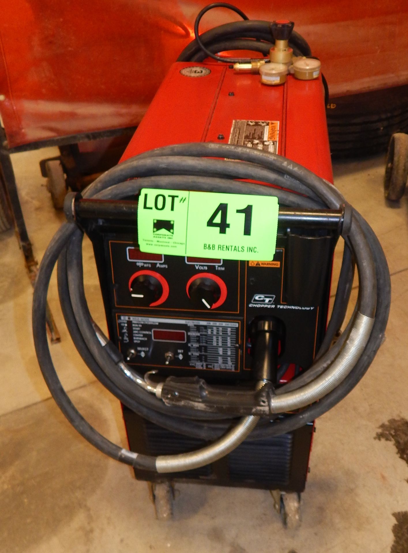 LINCOLN POWERMIG 350MP DIGITAL MIG WELDER WITH CABLES AND GUN S/N: U1120112699