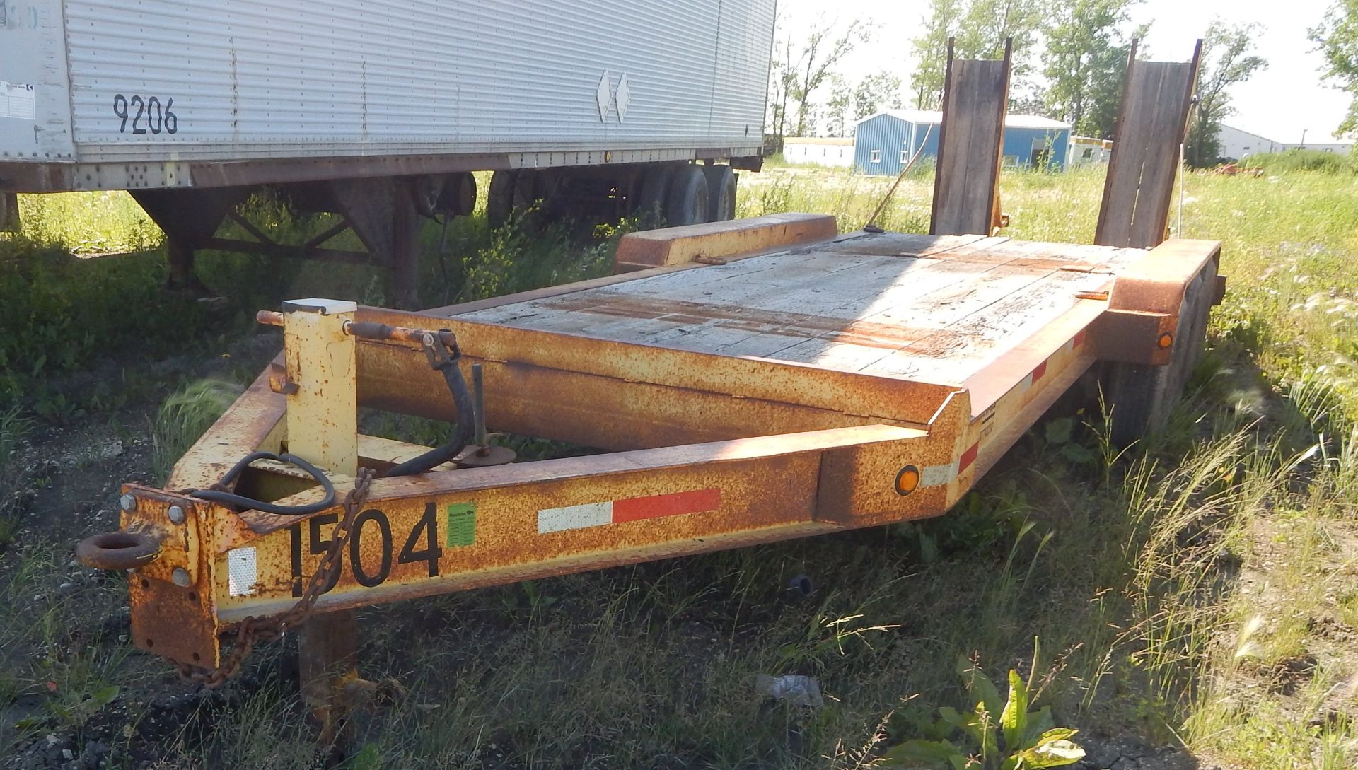 BNB MFG CUSTOM TRIPLE AXLE HEAVY EQUIPMENT HAULER TRAILER WITH 18,000 LBS CAP, 28' X 7' HARDWOOD - Image 2 of 2