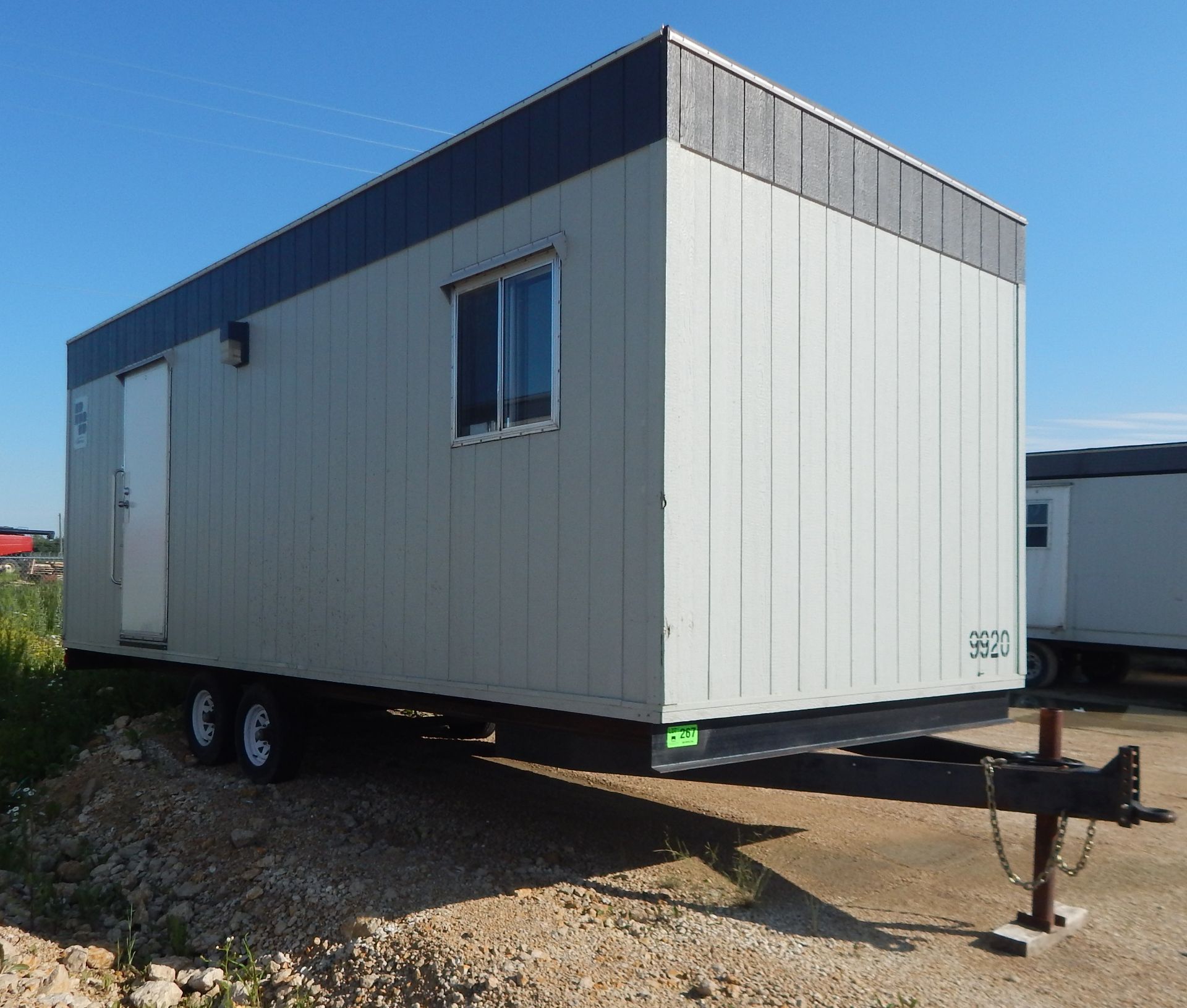 BBR 24' X 10' TANDEM AXLE MOBILE JOB SITE OFFICE TRAILER WITH ELECTRICAL SERVICE, HEATING S/N: N/