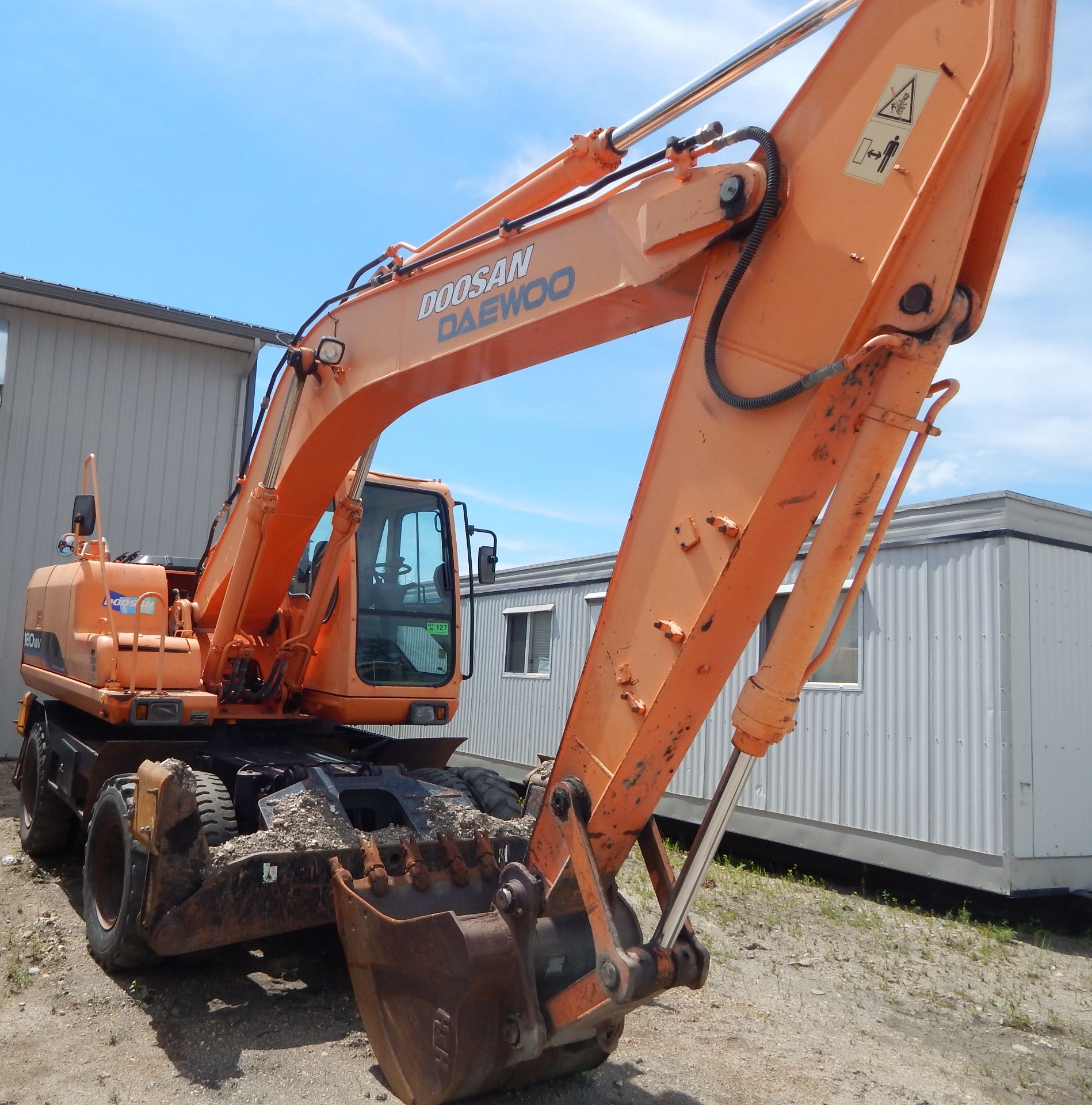 DOOSAN (2006) SOLAR 180W-V WHEEL EXCAVATOR WITH 150 HP TURBODIESEL ENGINE, APPROX 11292 HOURS - Image 2 of 4