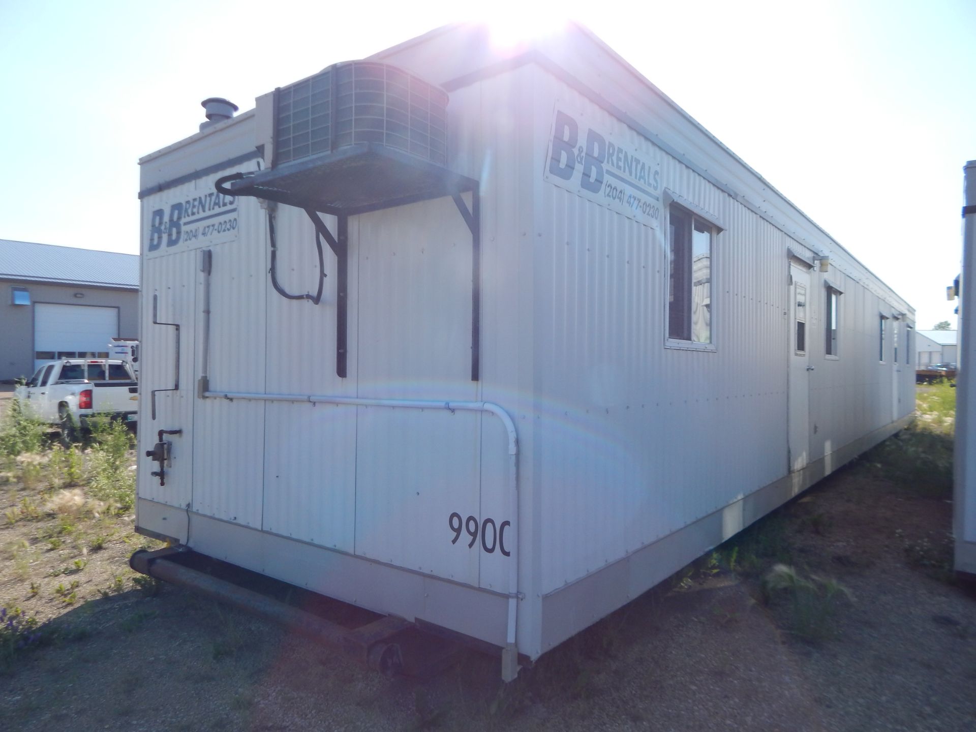 NORTHGATE (1997) OFFICE 60' X 12' SKID MOUNTED MOBILE JOB SITE OFFICE TRAILER WITH (2) ACCESS DOORS, - Image 2 of 6