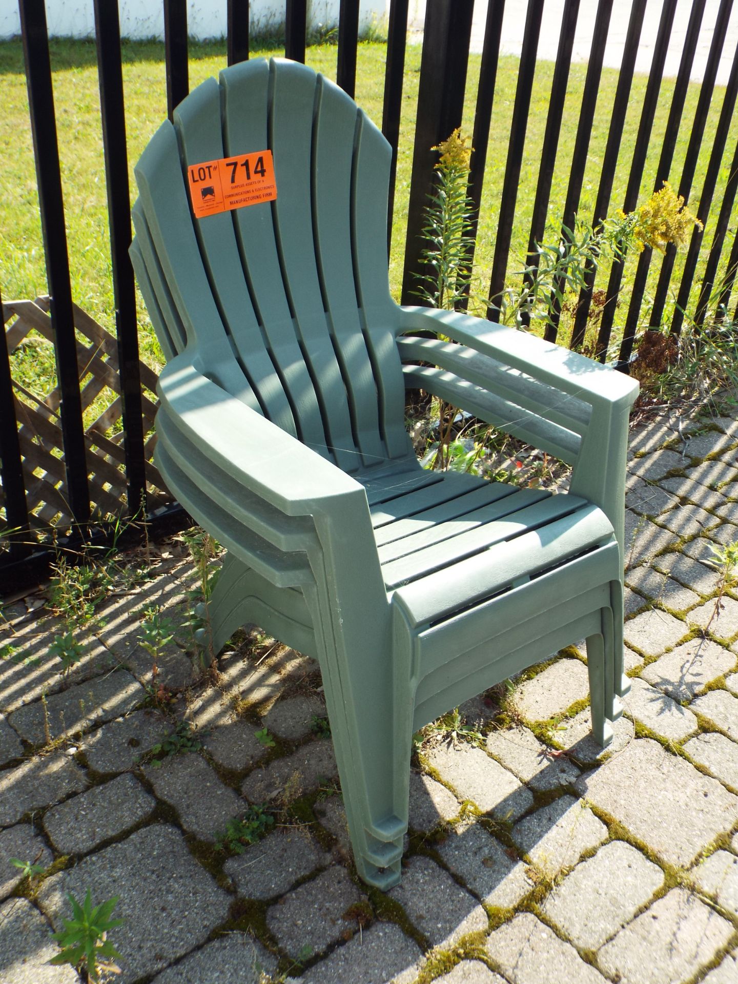 LOT/ PATIO CHAIRS