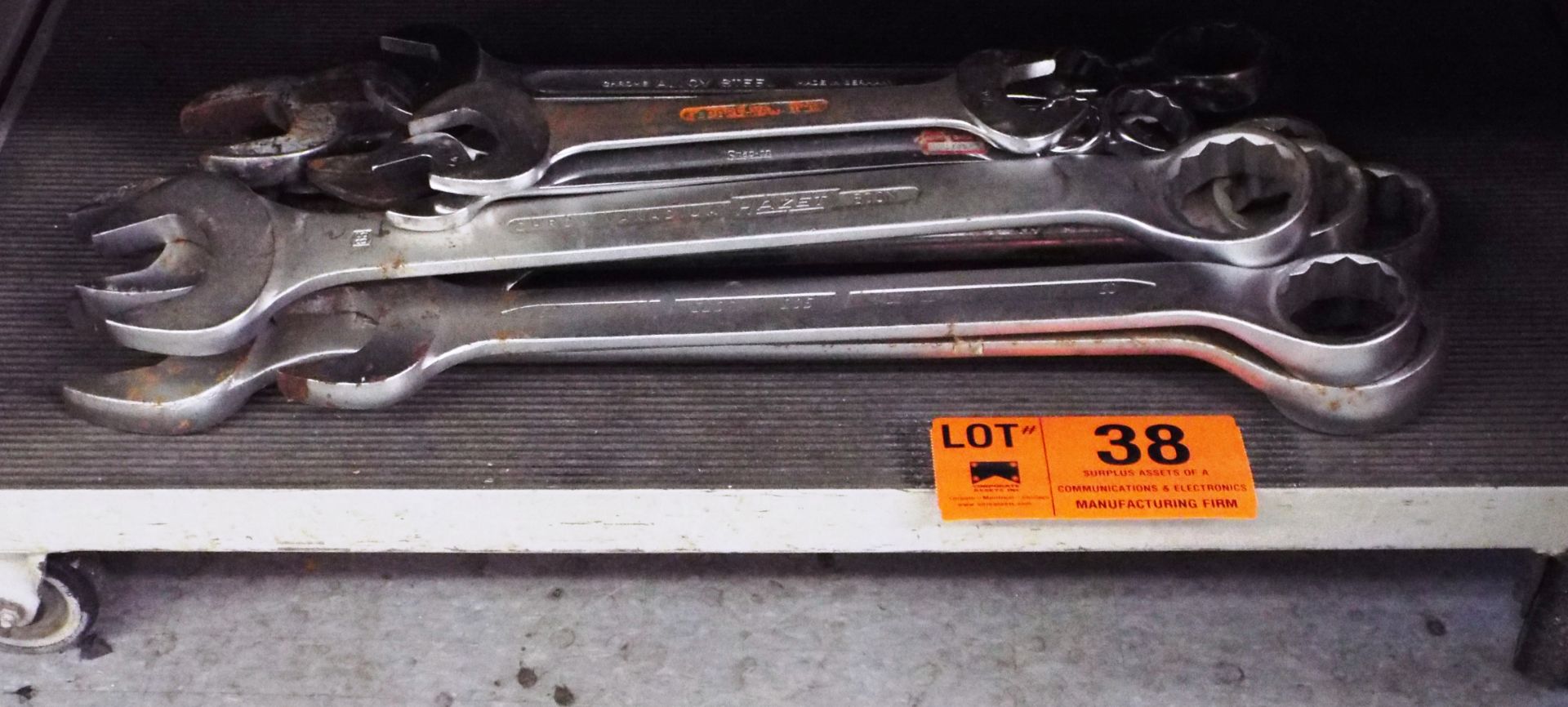 LOT/ HEAVY DUTY WRENCHES