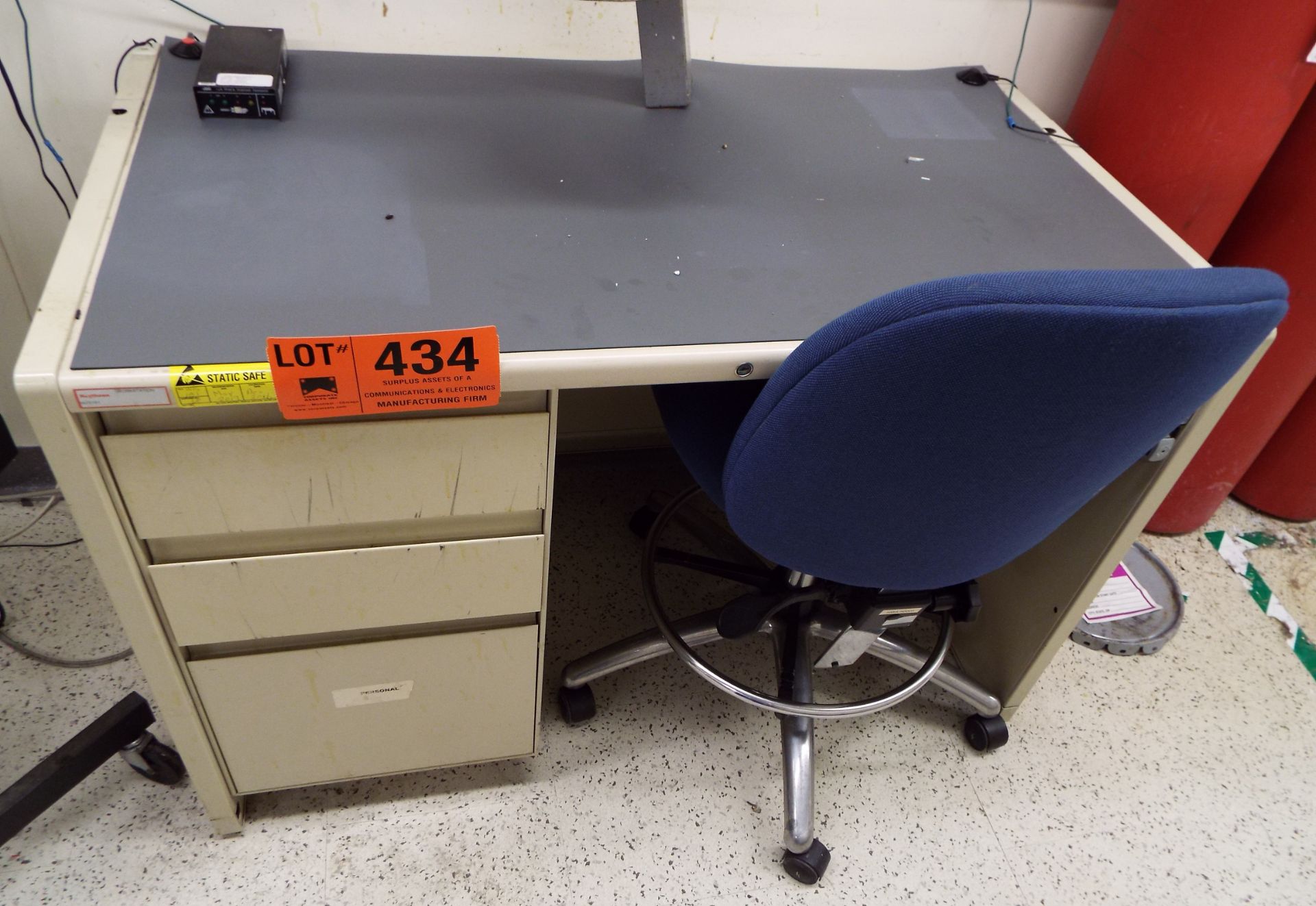 STATIC SAFE WORK TABLE (INV. #W/S181)