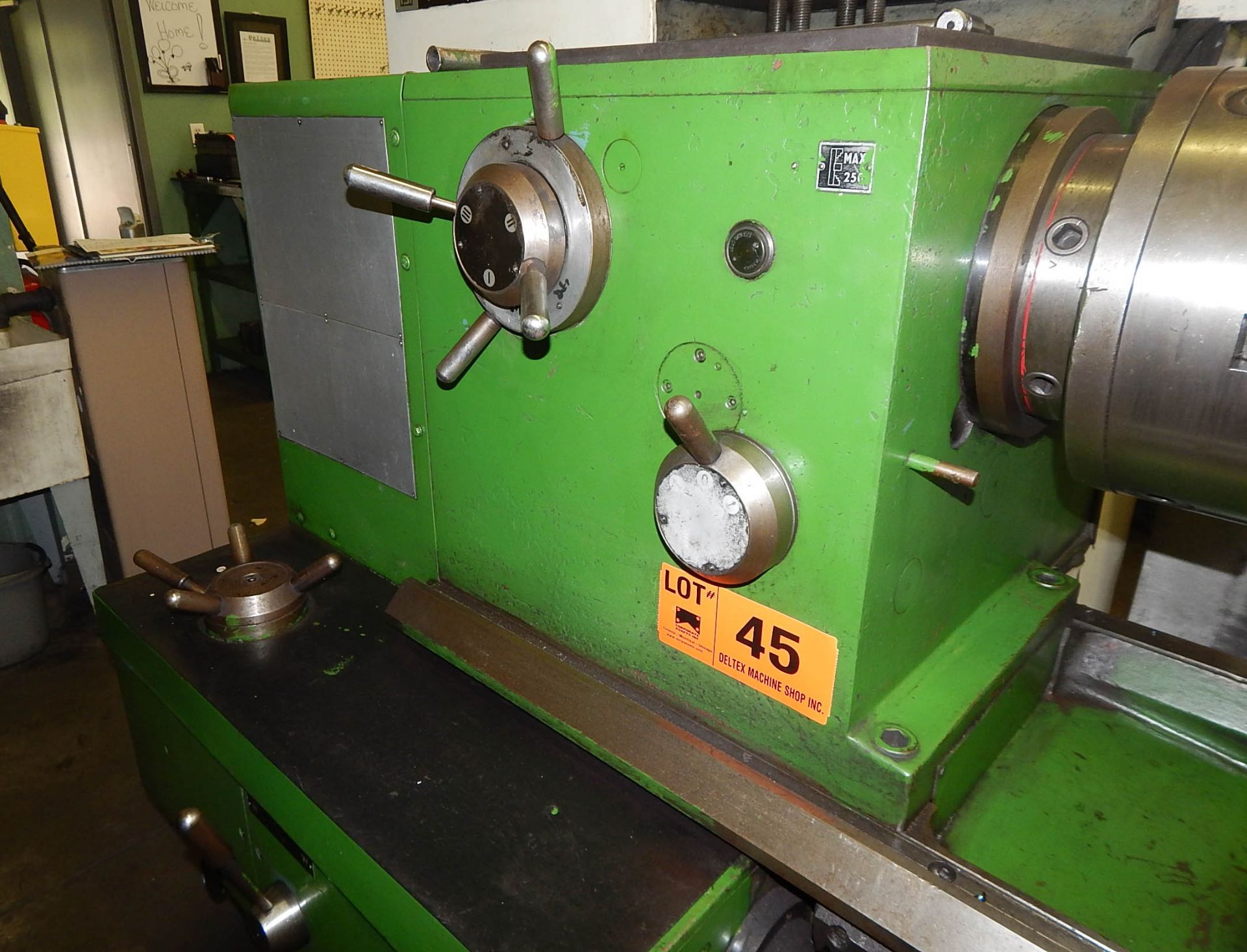 TOS TRENCIN SUI-63-80 ENGINE LATHE WITH 80" IN BETWEEN CENTERS, 36" SWING, 3.5" SPINDLE BORE, 12" - Image 4 of 4