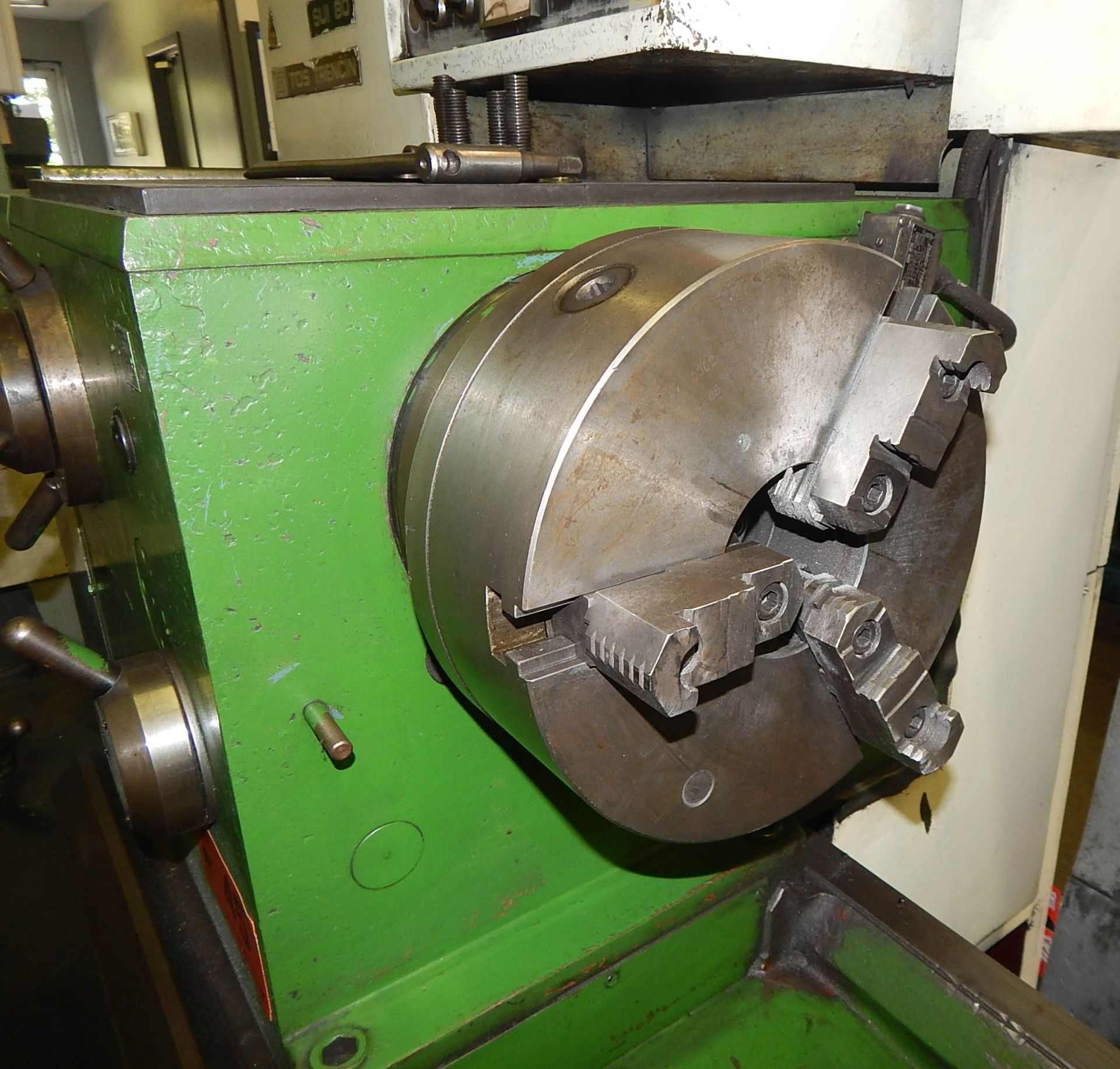 TOS TRENCIN SUI-63-80 ENGINE LATHE WITH 80" IN BETWEEN CENTERS, 36" SWING, 3.5" SPINDLE BORE, 12" - Image 3 of 4