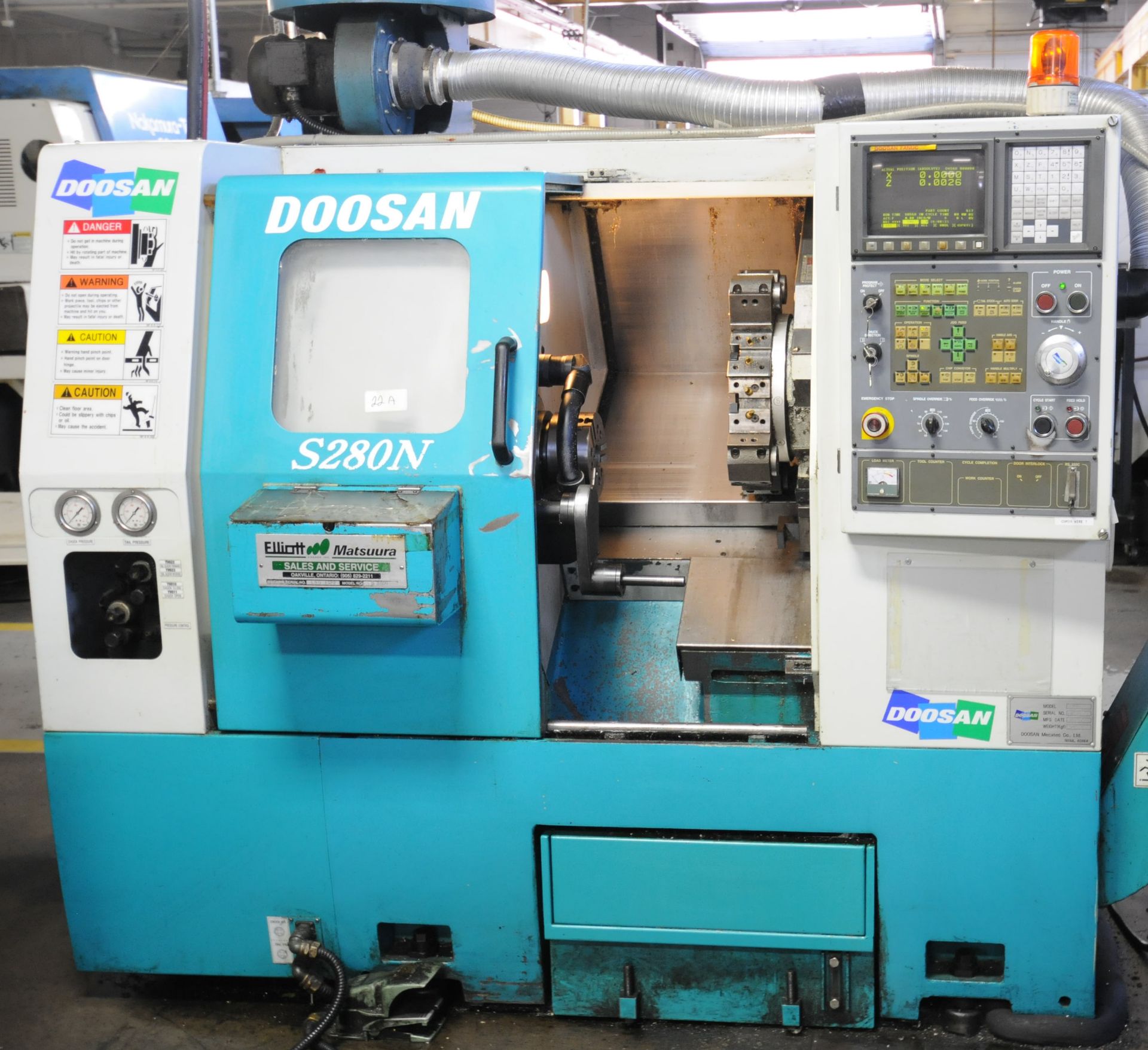 DOOSAN S280N, CNC TURNING CENTER WITH FANUC CNC CONTROL, 18.8" SWING, 16.5" DISTANCE BETWEEN