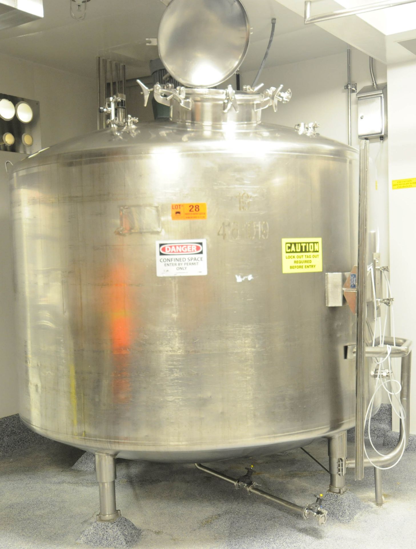 MUELLER T#19 STAINLESS STEEL JACKETED MIXING TANK WITH 6000 LITER CAPACITY, 25 PSIG