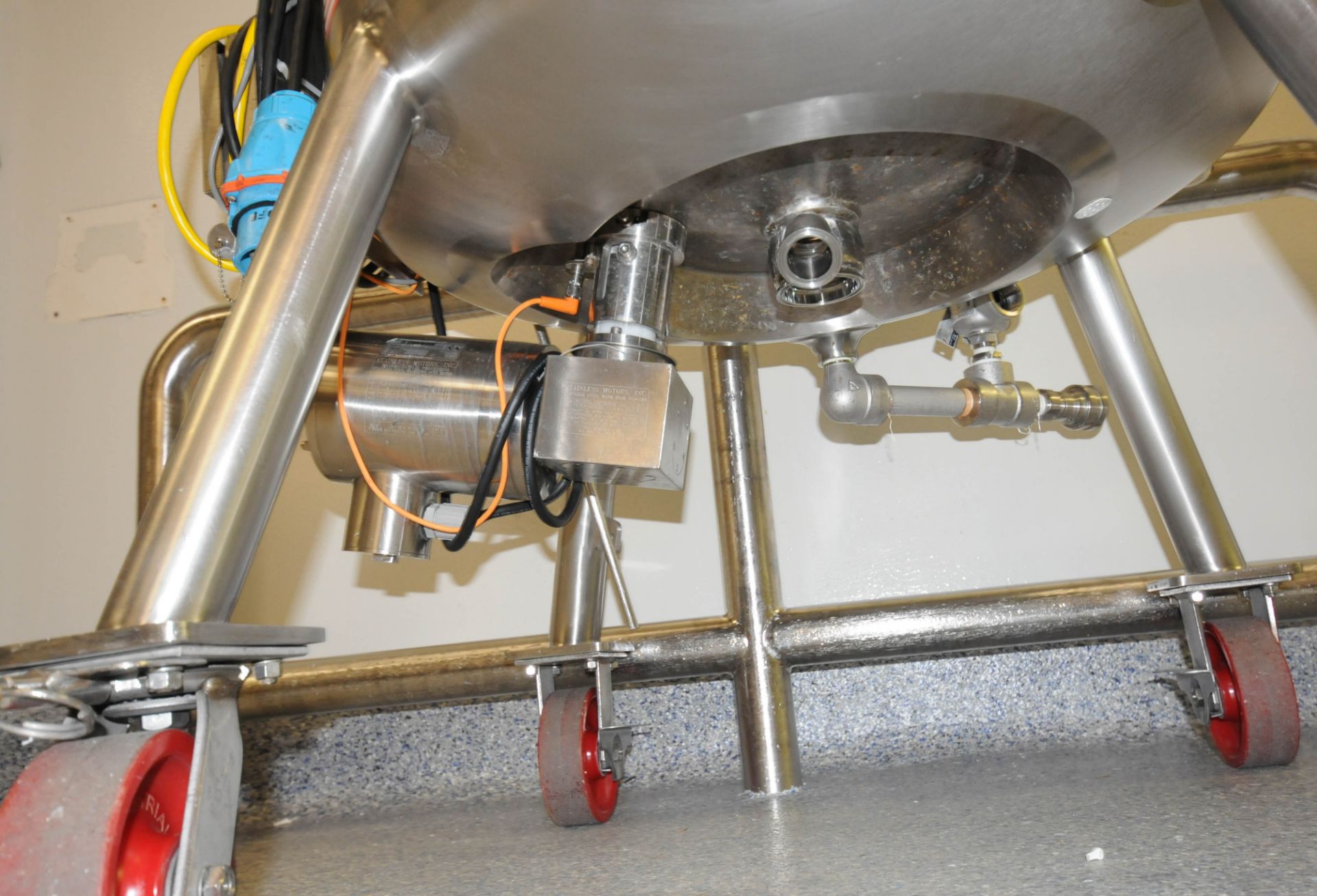 DCI (2009) AHF-M NANO PORTABLE JACKETED STAINLESS STEEL REACTOR VESSEL WITH 200 LITER CAPACITY, - Image 9 of 11