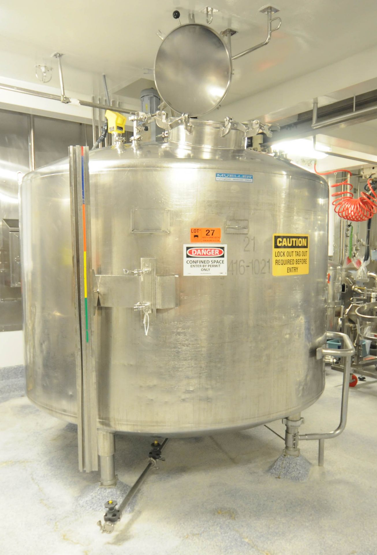 MUELLER T#21 STAINLESS STEEL JACKETED MIXING TANK WITH 6000 LITER CAPACITY, 25 PSIG