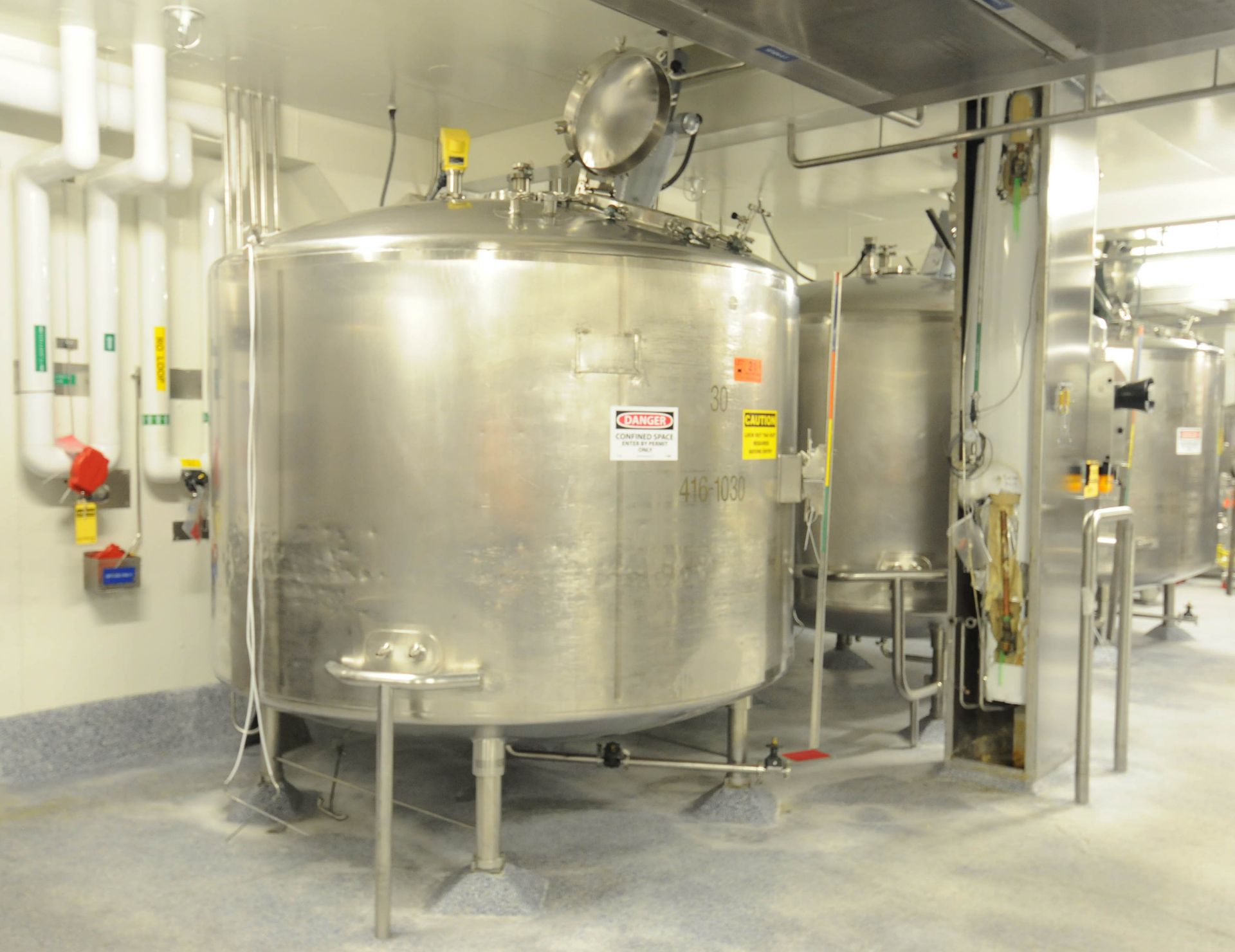 MUELLER T#30 (R&R 4/12/2016) STAINLESS STEEL JACKETED MIXING TANK WITH 6000 LITER CAPACITY, 25 PSIG