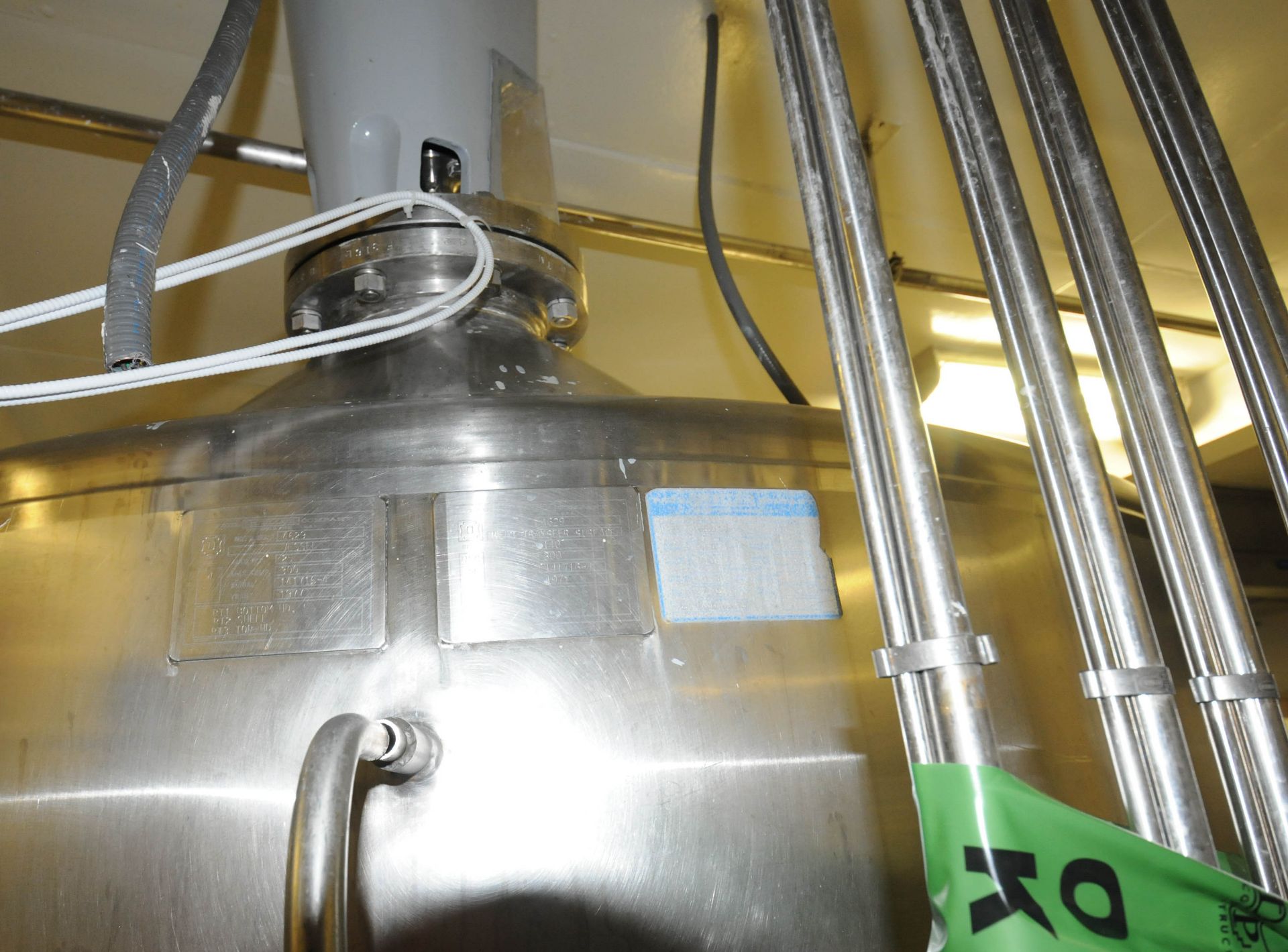 MUELLER T#21 STAINLESS STEEL JACKETED MIXING TANK WITH 6000 LITER CAPACITY, 25 PSIG - Image 2 of 8