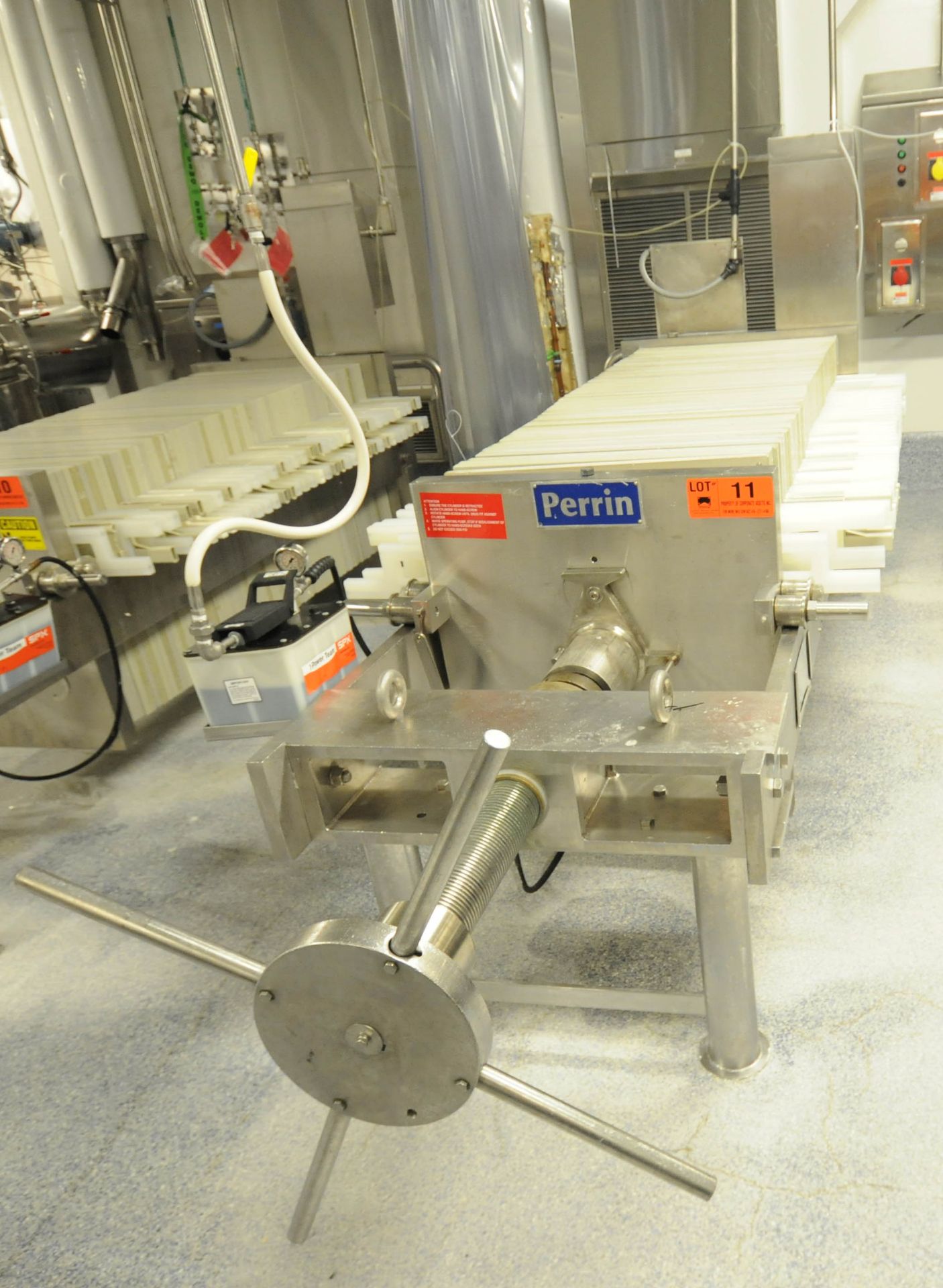 PERRIN US FILTER FP#4 STAINLESS STEEL FILTER PRESS WITH MANUAL CLOSE, HYDRAULIC ASSIST - Image 2 of 5