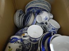 Quantity of willow pattern blue and white china, other blue and white china,