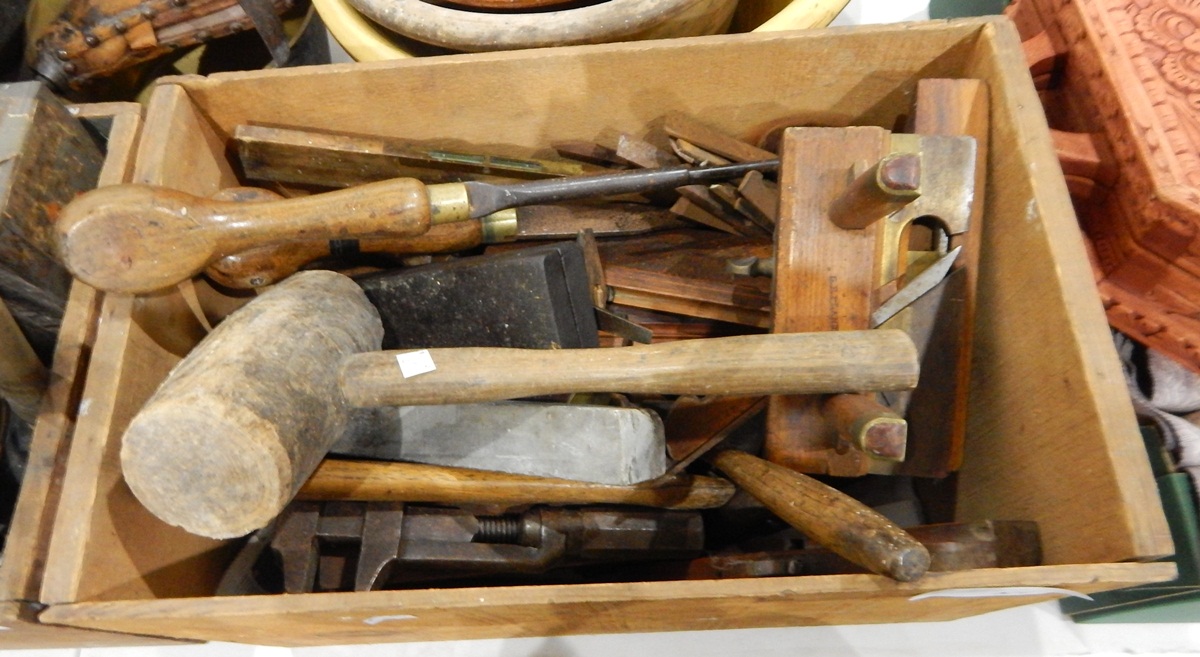 Quantity of vintage tools including plane, mallet, spirit levels, screwdrivers, etc.