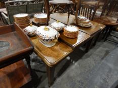 Late 19th/early 20th century oak wind-out extending dining table,