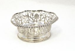 George V silver bonbon dish with foliate open fretwork border, on a raised circular foot,