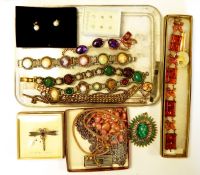 Quantity of sundry costume jewellery to include: bracelets, necklaces, watch,
