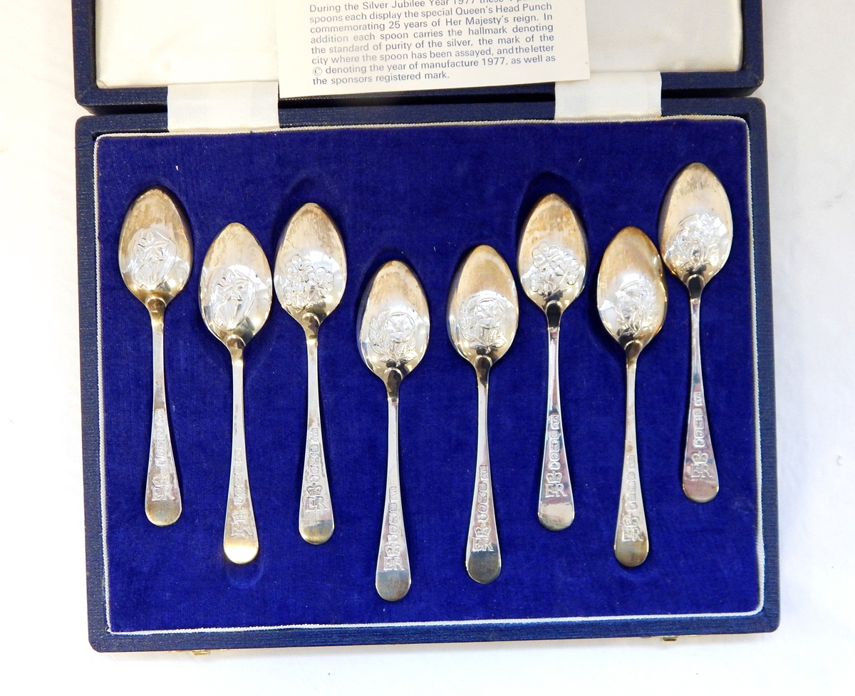 Set of eight Mappin & Webb Silver Jubilee commemorative teaspoons,