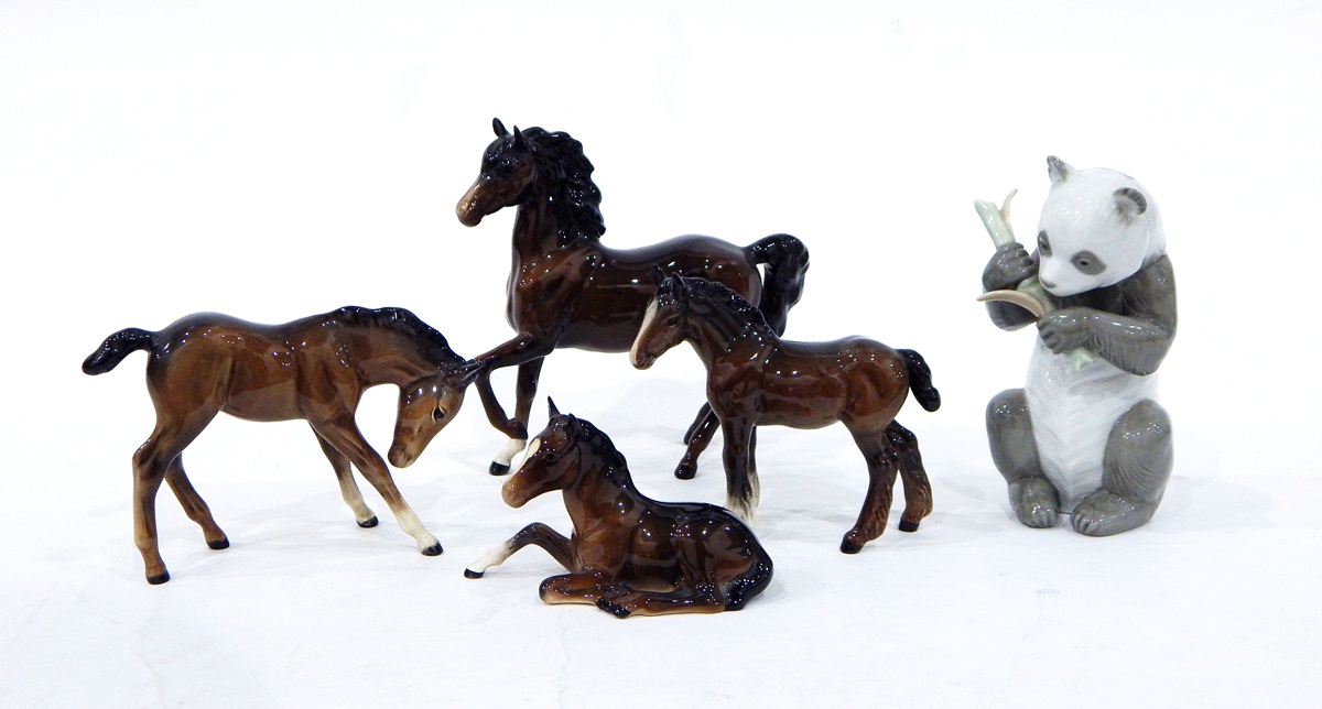 Nao model of a panda and four Beswick models of horses (5)