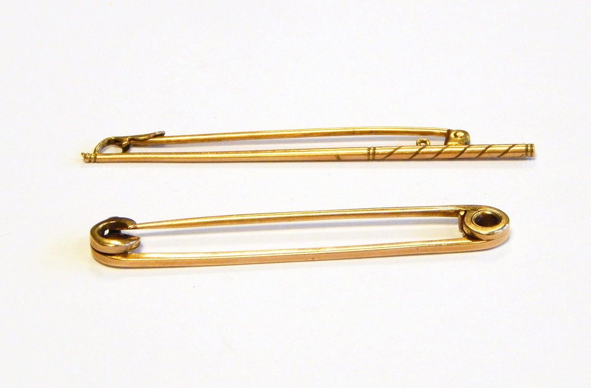 9ct gold tie bar and another gold-coloured metal bar brooch