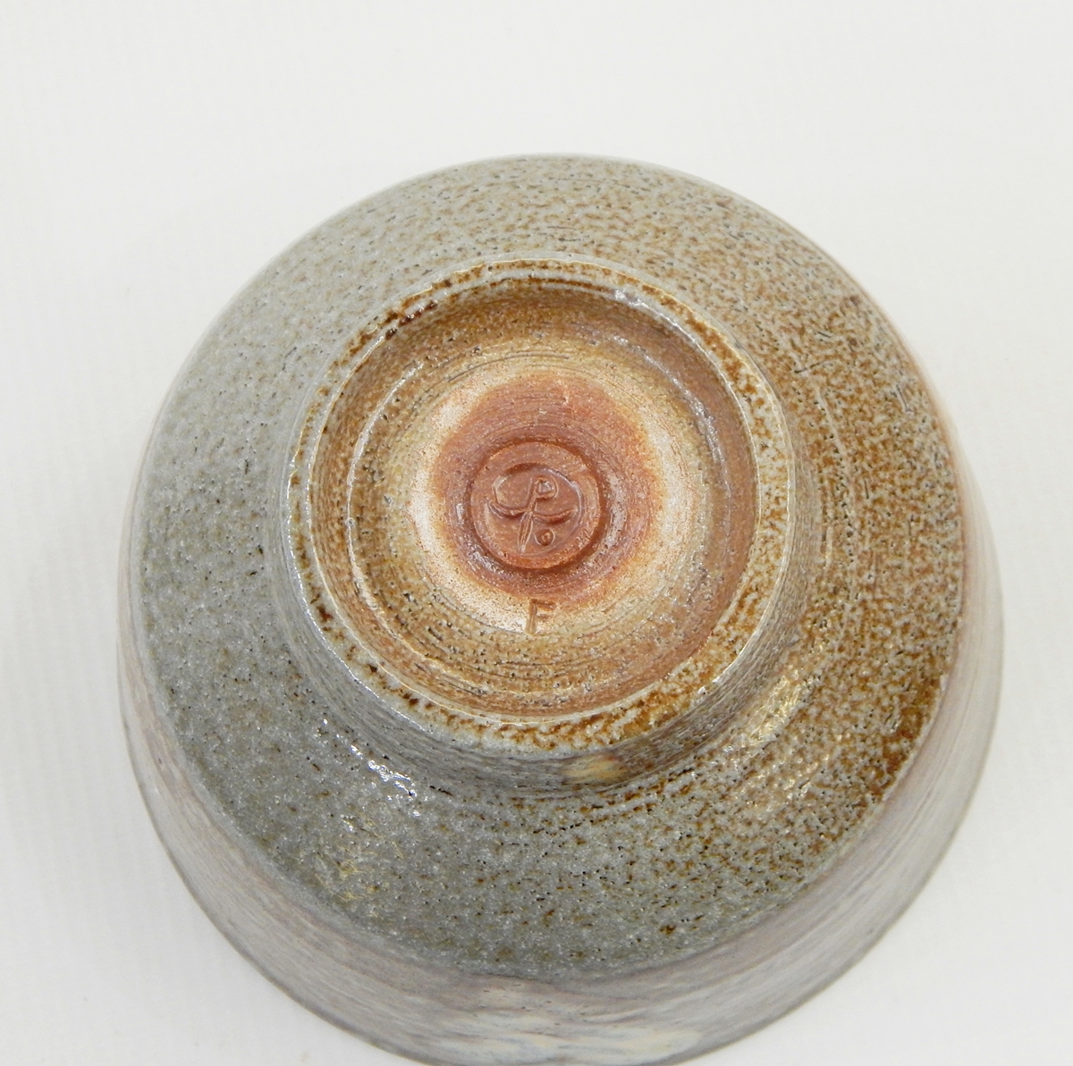 Ray Finch Winchcombe salt glazed tea bowl, stamped to base, - Image 4 of 4