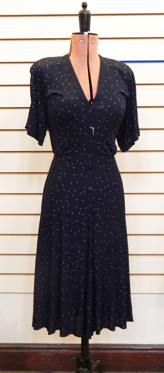 Jean Muir blue crepe dress with buttons, quarter length sleeves, buckled belt, - Image 2 of 5