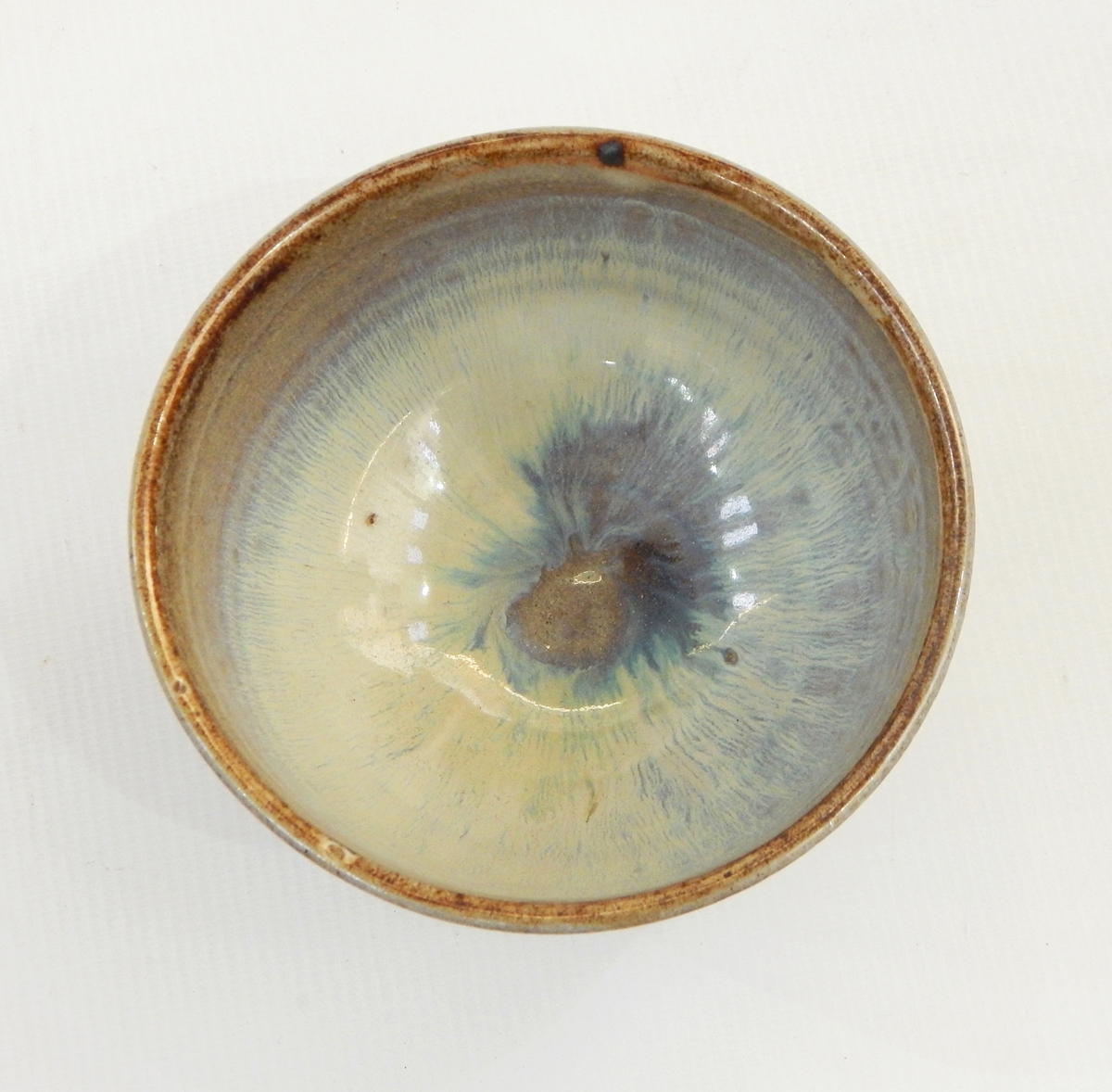 Ray Finch Winchcombe salt glazed tea bowl, stamped to base, - Image 3 of 4