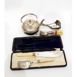 Pair of EPNS bone-handled fish servers in case,