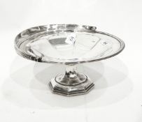 George V Walker & Hall silver cake/fruit basket, circular with moulded swing handle,