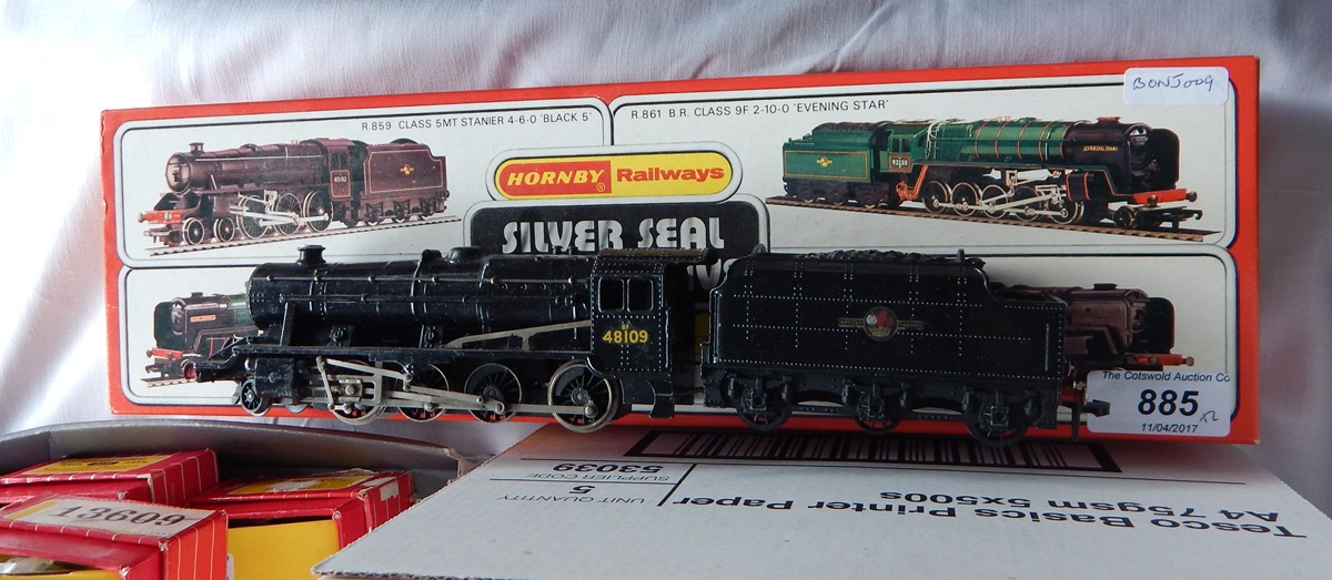 Hornby 00 BR 2-10-0 Class 9 locomotive, black livery No.