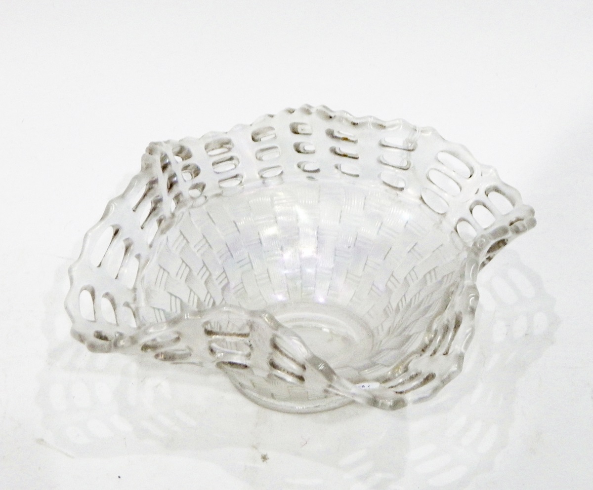 Five items of white carnival glass to include a plate by Fenton, in the 'Orange Tree' pattern, - Image 3 of 6