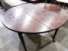 18th century mahogany drop-leaf oval-top gateleg table on turned tapering legs with pad feet,
